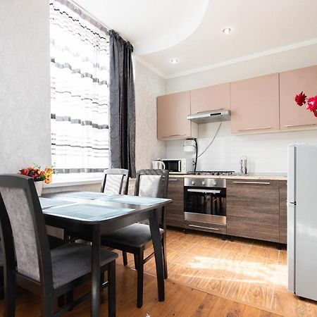 Comfortable Apartment In The Golden Square. อัลมาตี ภายนอก รูปภาพ