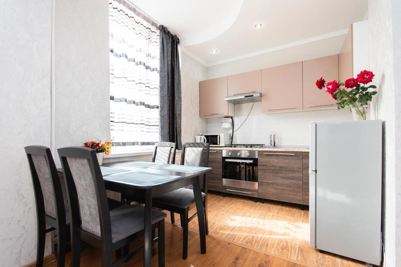 Comfortable Apartment In The Golden Square. อัลมาตี ภายนอก รูปภาพ